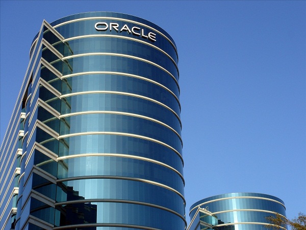 Oracle Corp.'s fiscal first-quarter profit missed estimates Apple-Fifth-Avenue