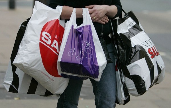 UK retailers welcomed an increase in cosnumer spending for May /home/customer/www/industryleadersmagazine.com/public_html/wp-content/plugins/wp-rocket-old12/vendor/matthiasmullie/minify/docker-compose.yml