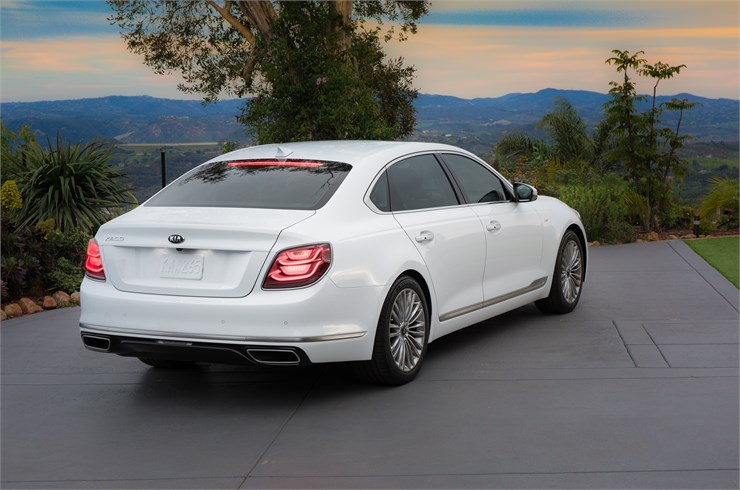 2019 Kia K900 Rear