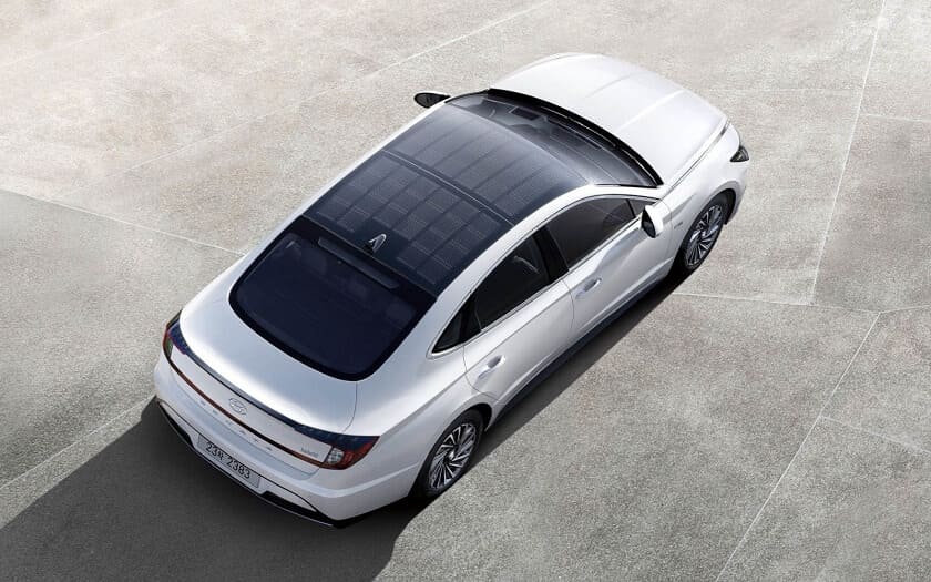 Hyundai Sonata hybrid with solar panel roof