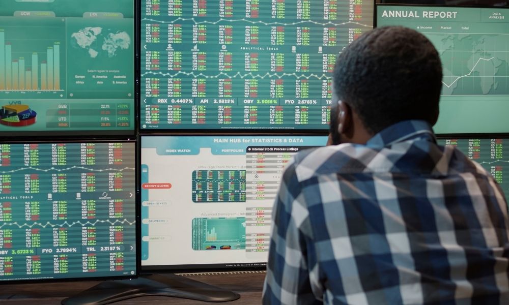 Treasury Yields Rise as Q3 Earnings Declared, Wall Street Ends on a High