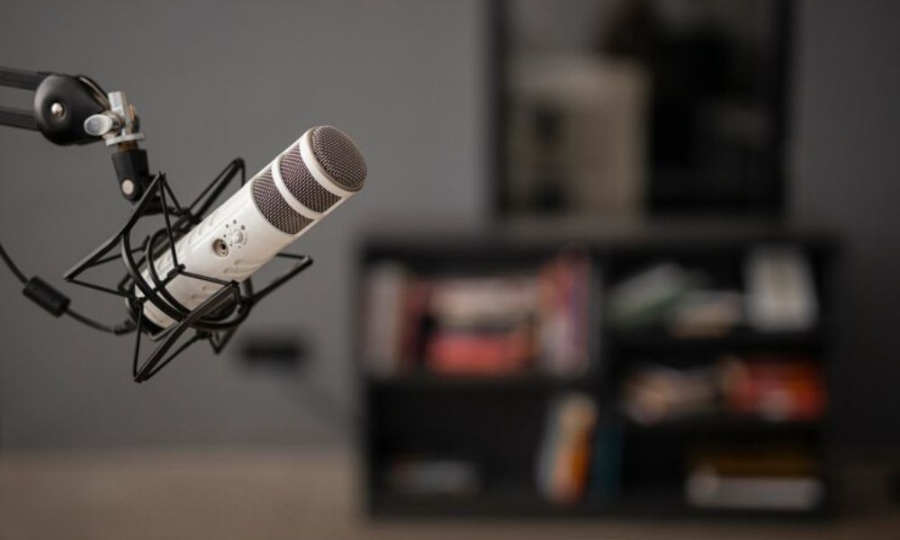 Best Leadership Podcasts to Stay in the Know for CEOs