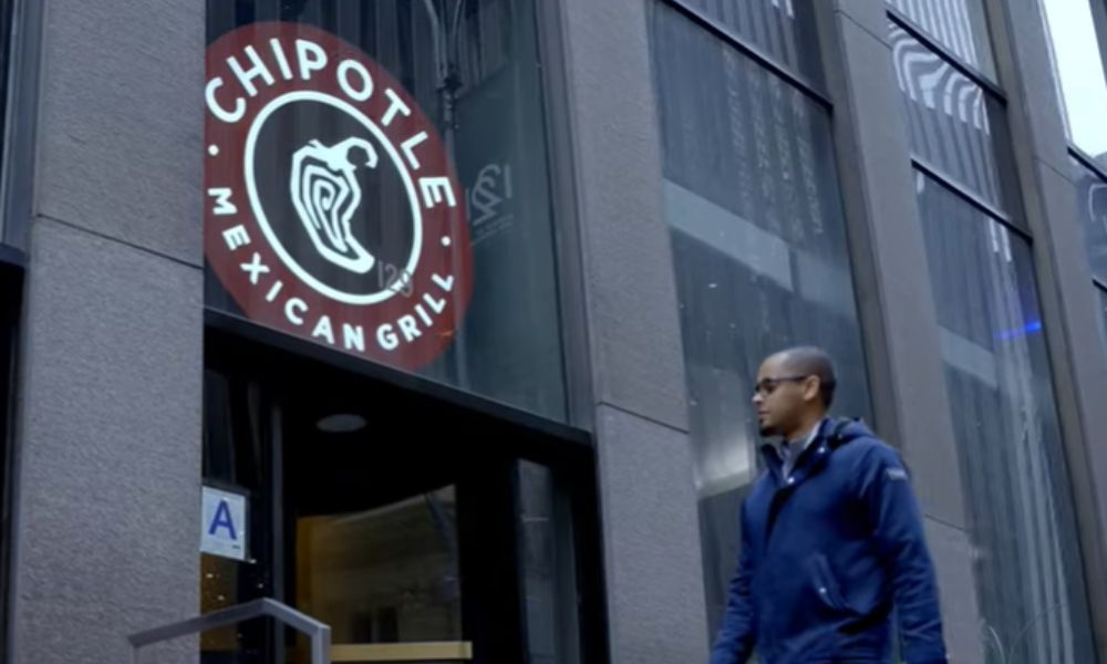 Brian Niccol's Exit Shakes Chipotle Stock Falls Despite Strong Financials