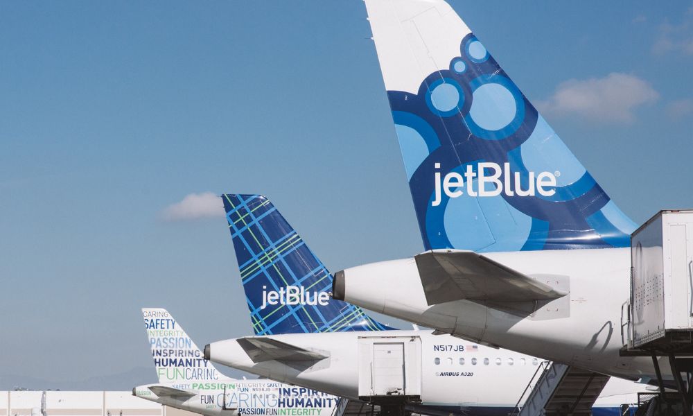 JetBlue Seeks .75B in Debt Financing Amidst Ratings Downgrade