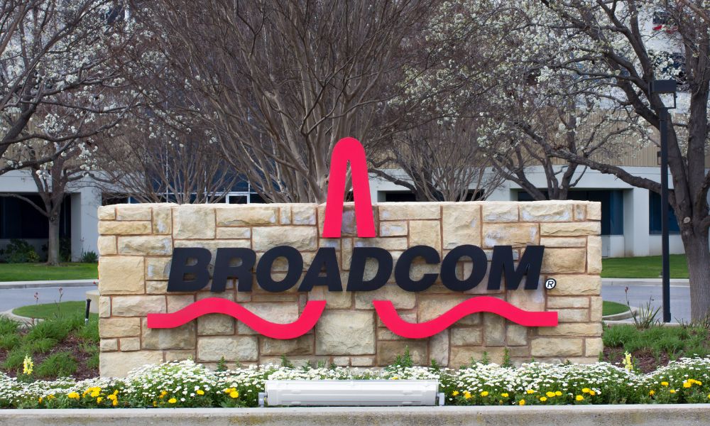 Broadcom Stock Dips Nearly 5% After Weak Revenue and Merger Costs