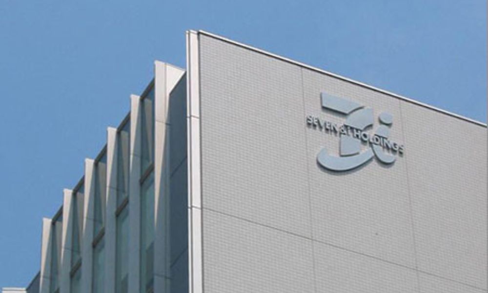 Seven & i Attracts Big Bids from KKR and Bain Amid Privatization Talks