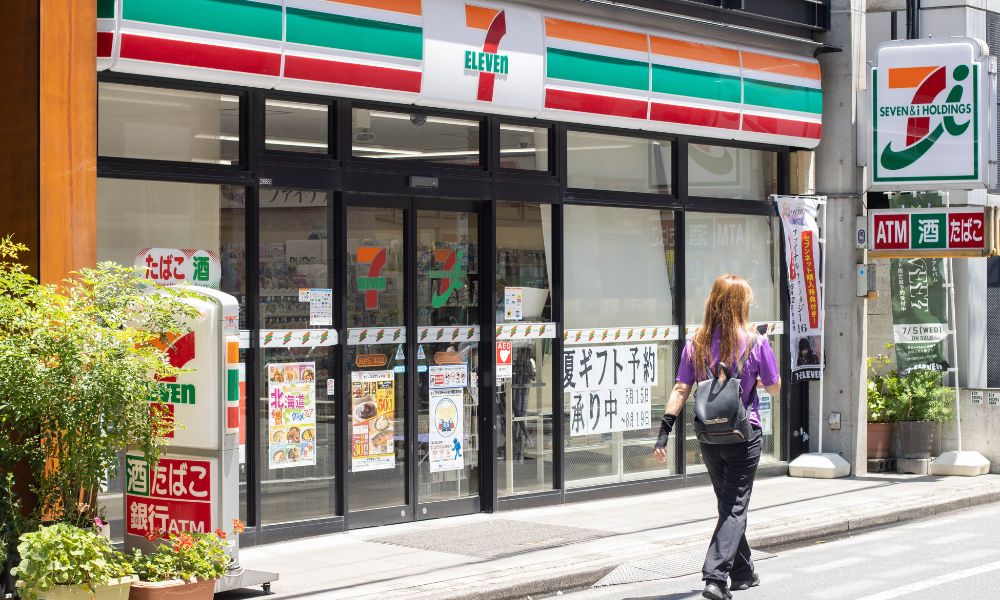 Stephen Dacus Set to Become Seven & i's First Foreign CEO