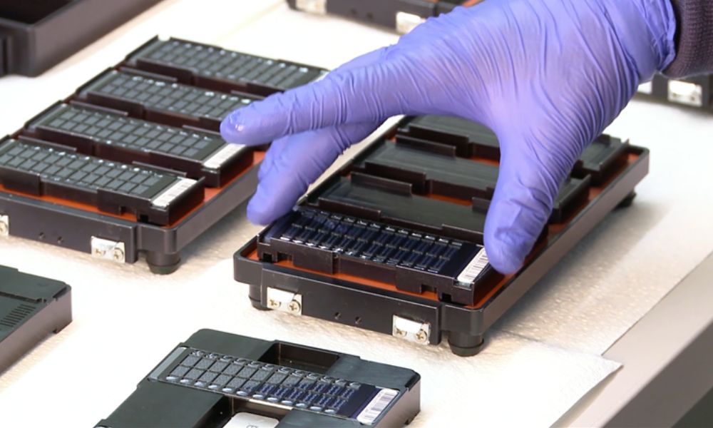 Regeneron acquires 23andMe