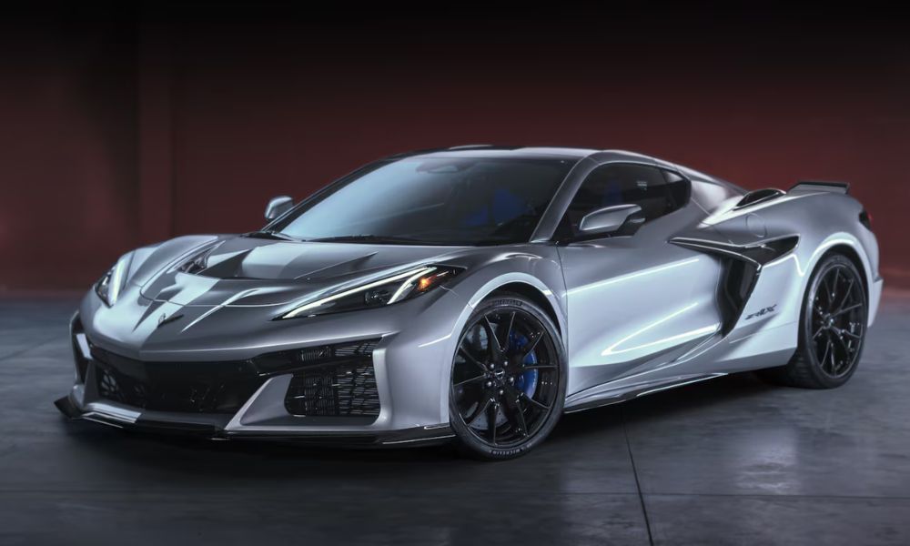 Meet GM&rsquo;s 2026 Corvette ZR1X, 1,250-HP Hypercar Know Specs and Price