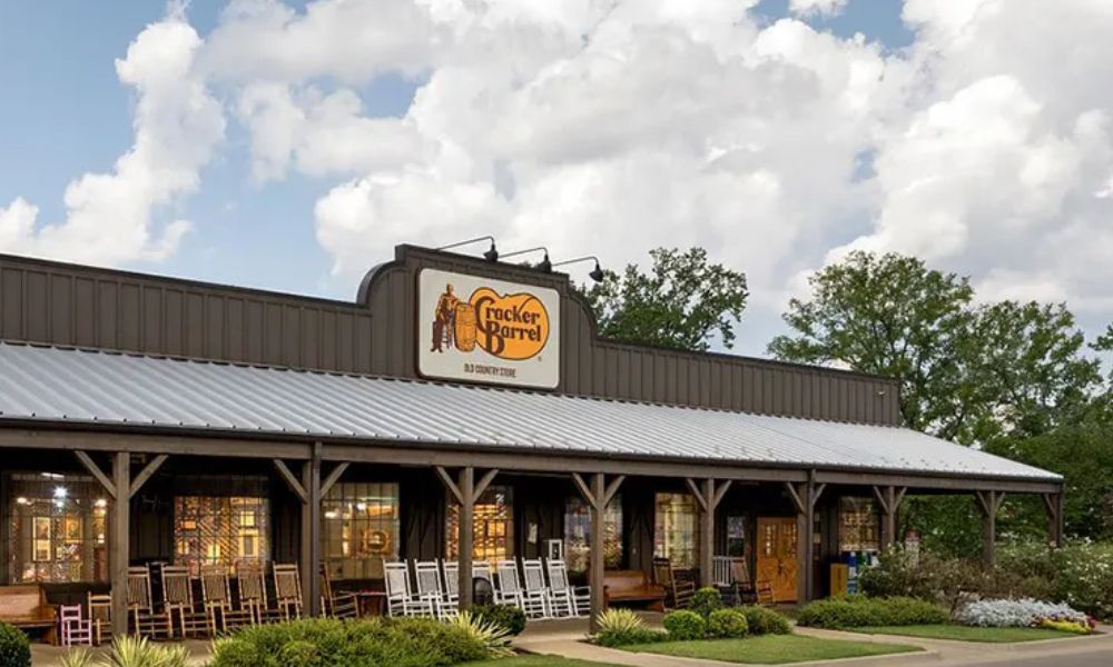 Cracker Barrel logo change