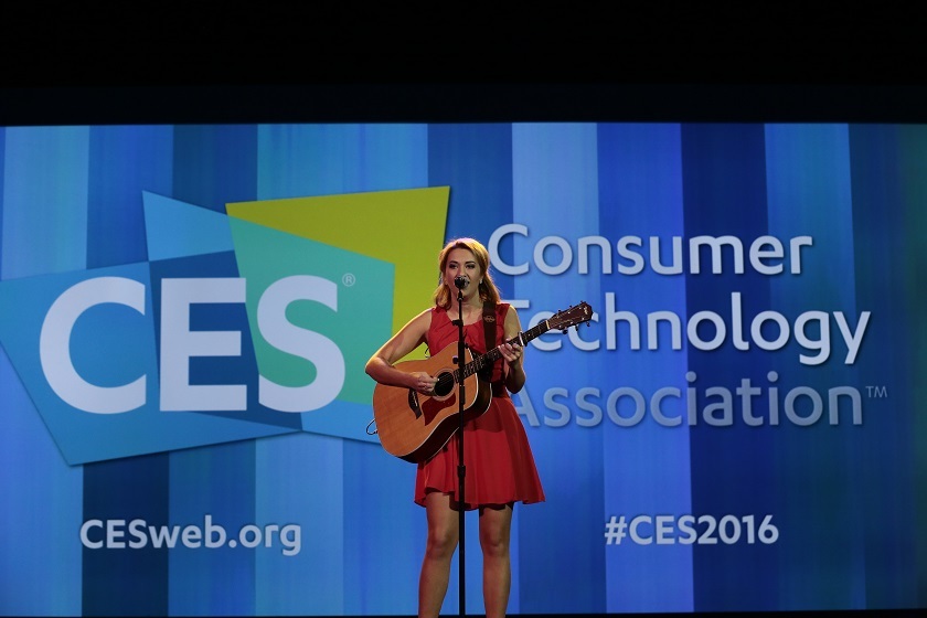 Lexie Hayden Performing Her Song  When Im With You  At The CES 2016 2